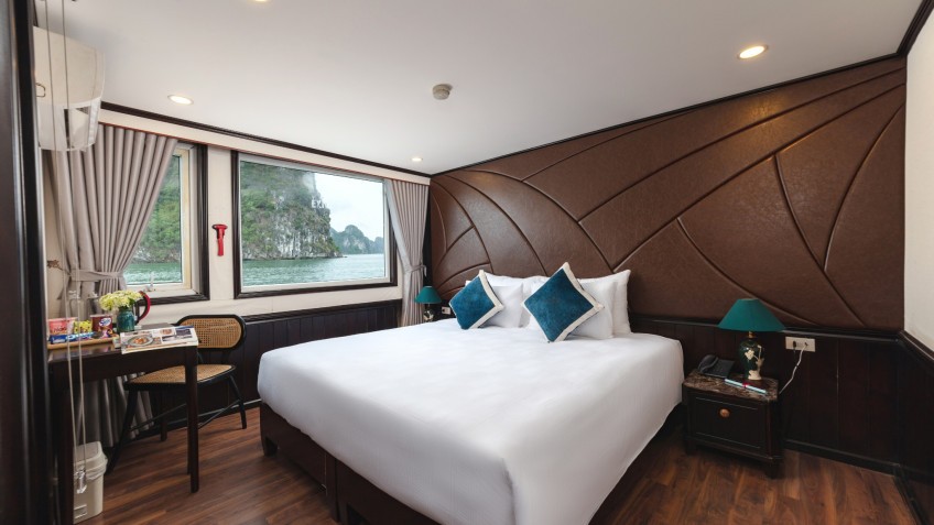 Amanda Cruise: Deluxe Double Cabin