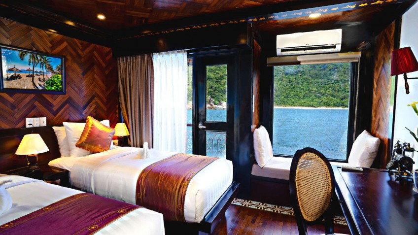 Deluxe Cabin with Balcony