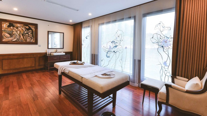 Heritage Binh Chuan Cruise: Spa treatment onboard