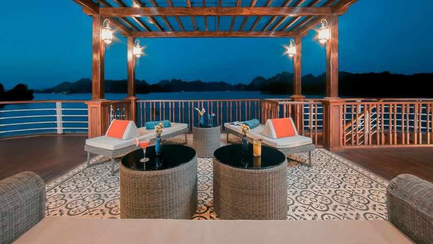 Heritage Binh Chuan Cruise: Brezzy Outdoor Lounge