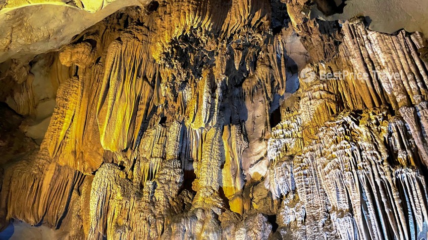 Indochine Cruise: Inside Trung Trang Cave