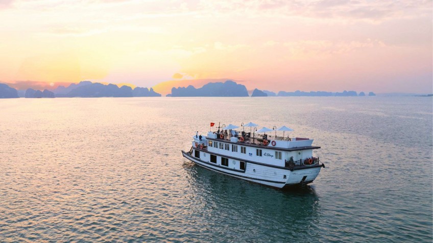 Legend Halong Private Cruise: Legend Private Cruise Halong Bay