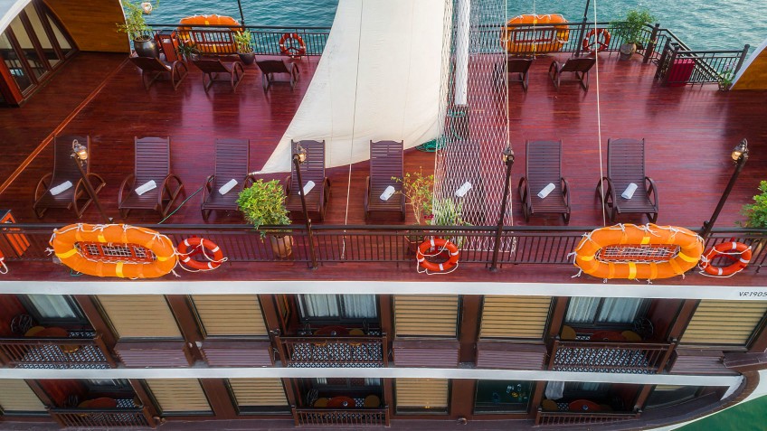 Sena Cruises: Unwind in the Airy Sundeck