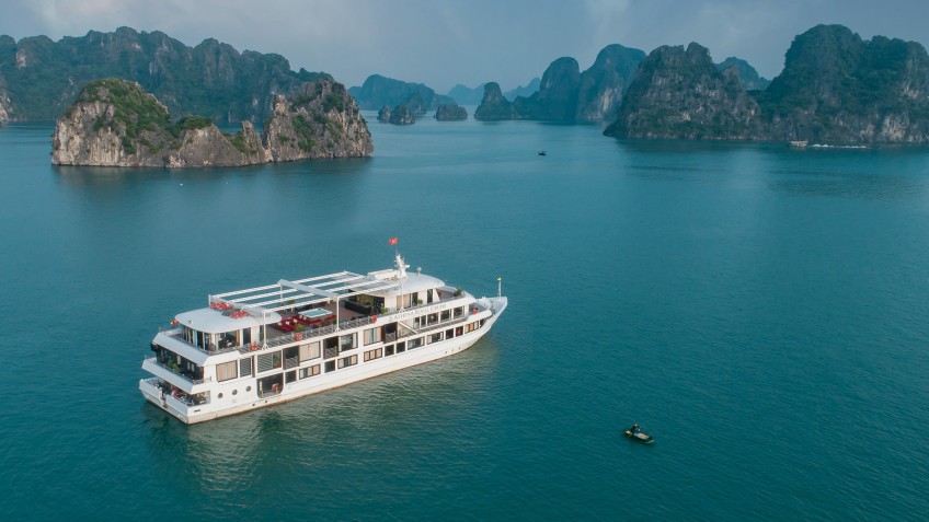 High-end Cruise On Emerald Beach