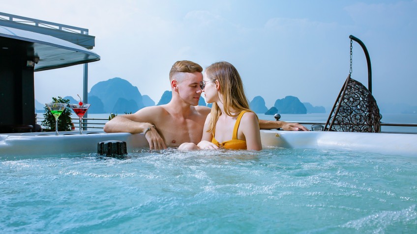 Topdeck Jacuzzi with Panoramic View