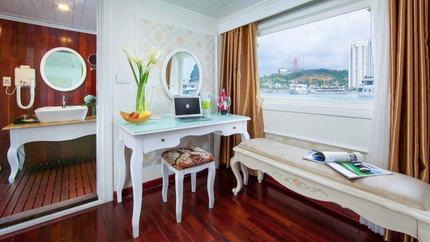 Signature Cruise: Huge Ocean-view window