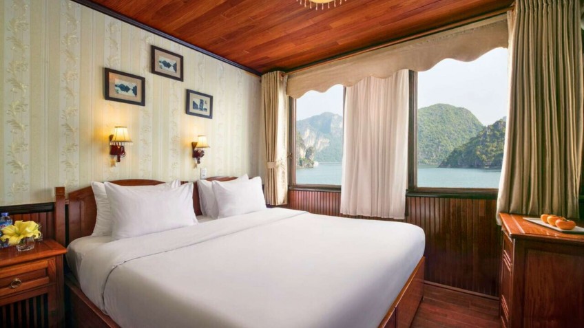 Garden Bay Legend Cruise: Premium Deluxe