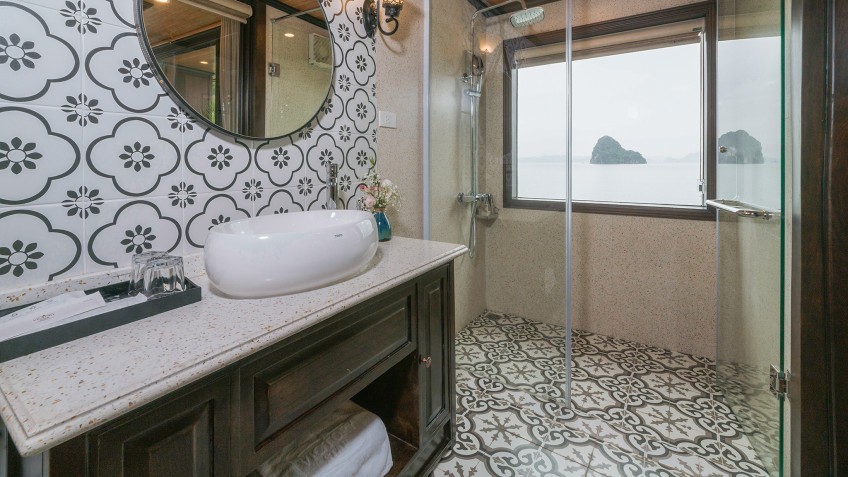 Victory Star Cruise: Spacious and Modern Bathroom