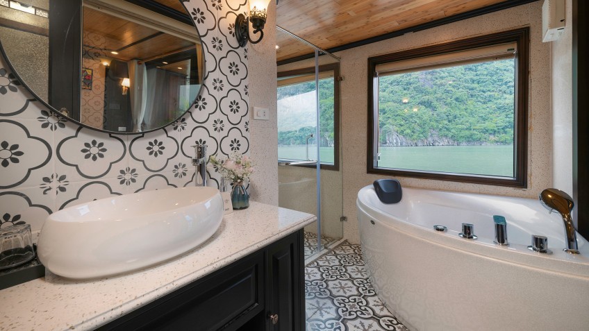 Victory Star Cruise: Newly Furnished Bathroom