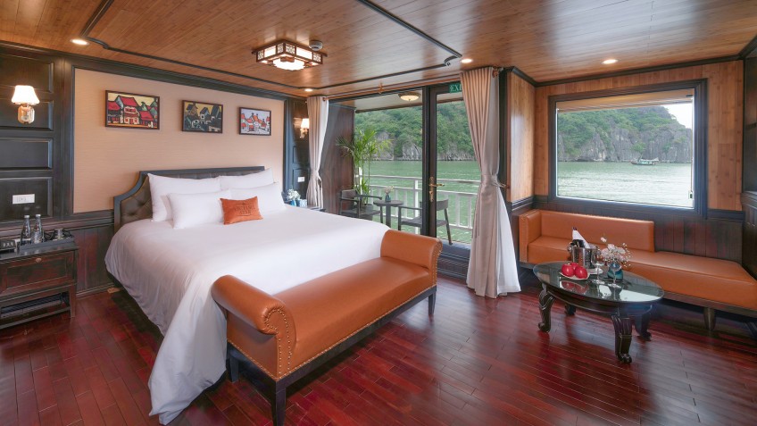 Victory Star Cruise: High-class President Suite