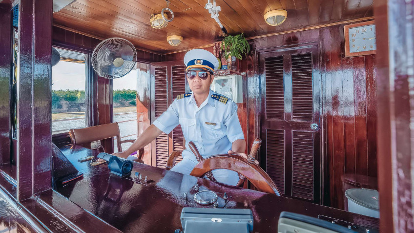 Expert Captain onboard