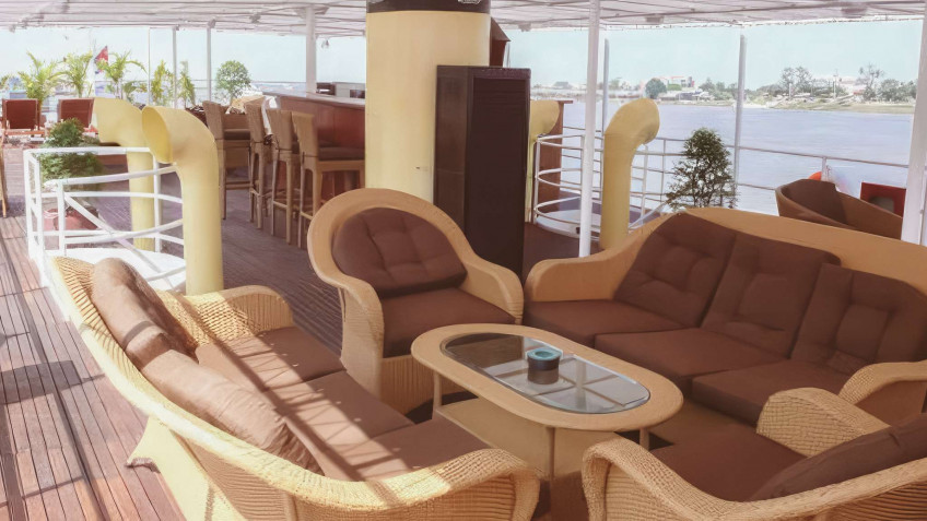 Wonderful outside lounge for chilling out