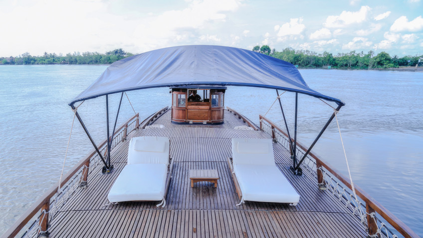 Spacious Panoramic Sundeck