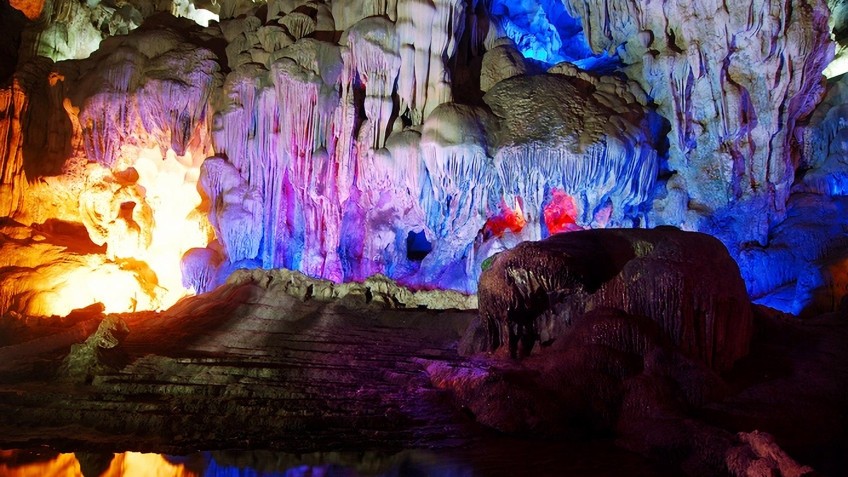 Signature Cruise: Colorful view in Thien Canh Son Cave