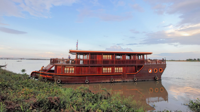 Neang Neakii Cruise Mekong River