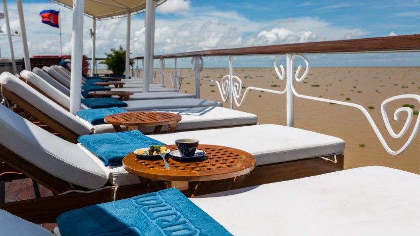 Sunbeds Relaxing Onboard