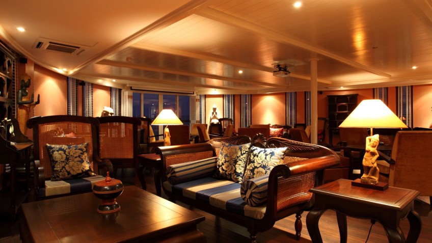 Henry Mouhot Lobby Lounge