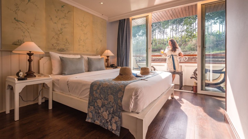 Superior Statesroom Overview