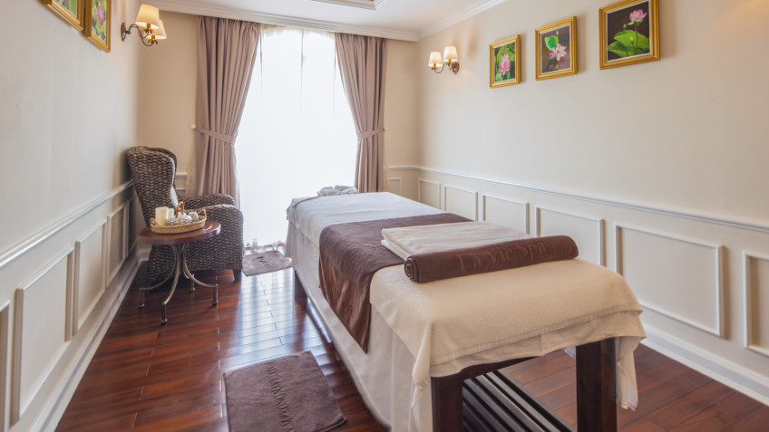 Relax with spa treatment onboard