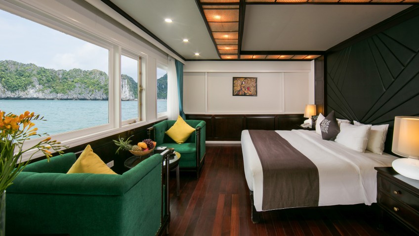 La Regina Royal Cruise: Grand View to the Bay