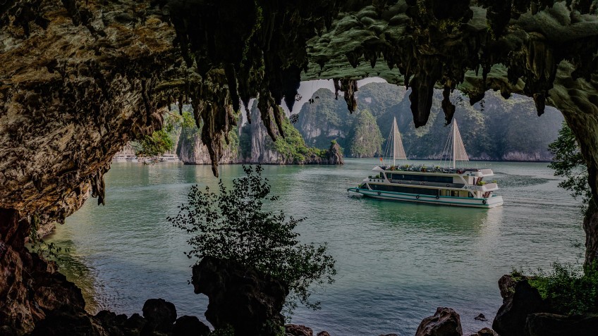 Amethyst Cruise from poetic bay view