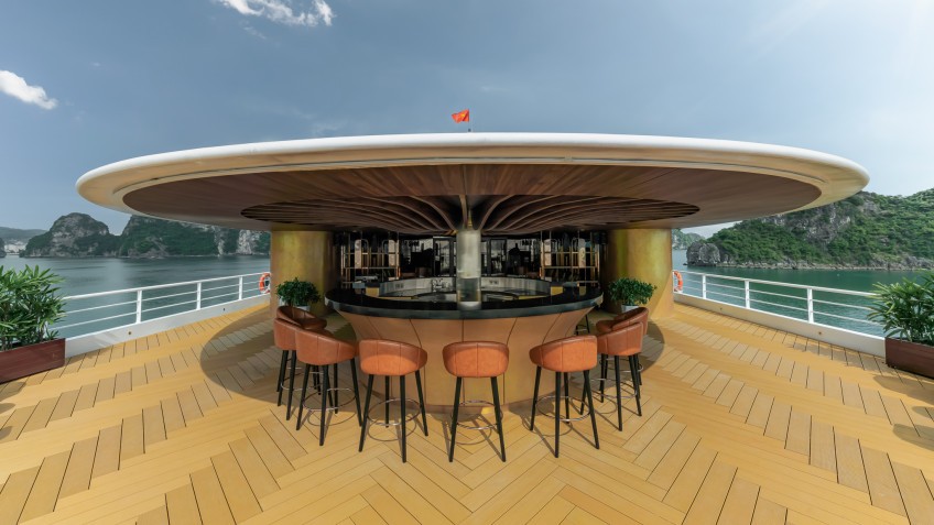 Fancy Sundeck Bar