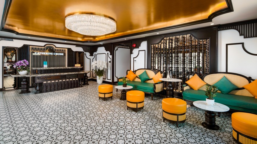 Catherine Cruise: Traditional-style Reception Area