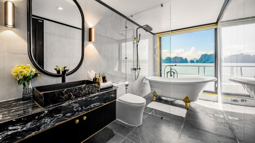 Catherine Cruise: Pretty bay view from the Bathroom