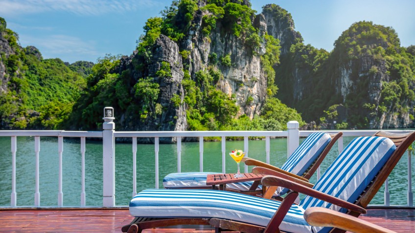 Valentine Premium Private Cruise: A Perfect Place to admire the Scenery
