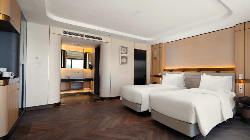 Grand Pioneers Cruise: The modern style