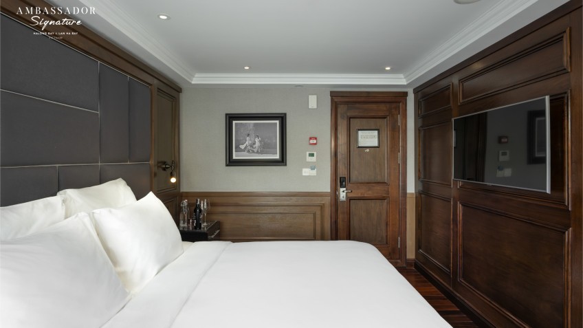 Ambassador Signature Cruise: The warm cabin in the other side