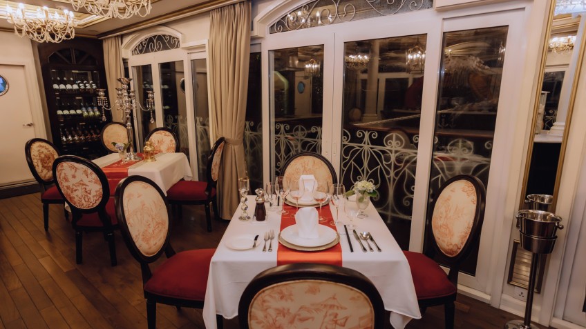 A Dining Set Up By World Class Quality