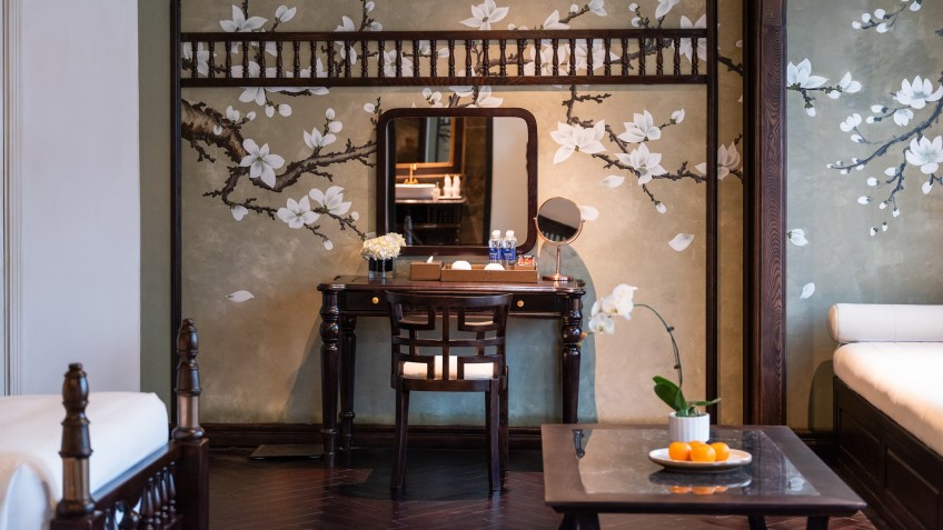 The well-decorated space in cabin