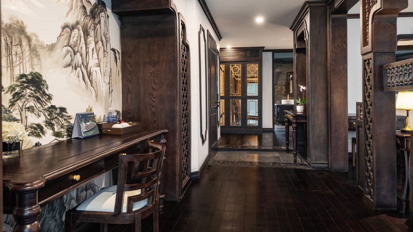 The cozy and antique style in cabin