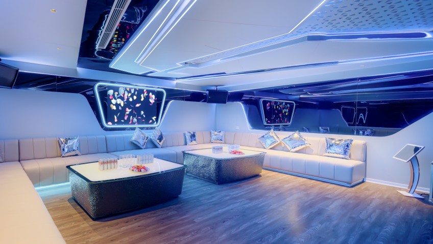 Grand Pioneers Cruise: Karaoke Room for Large Group