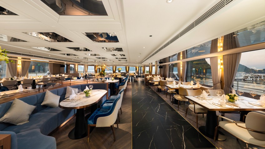 Grand Pioneers Cruise: Dining By The Bay Restaurant