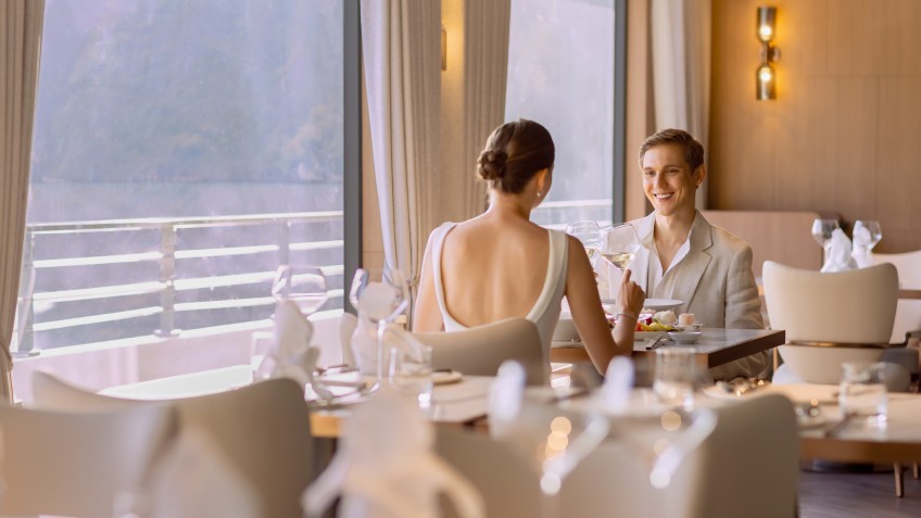 Grand Pioneers Cruise: Relaxing Ambiance for Couples