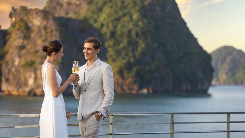 Grand Pioneers Cruise: Romantic Halong Bay Seascape