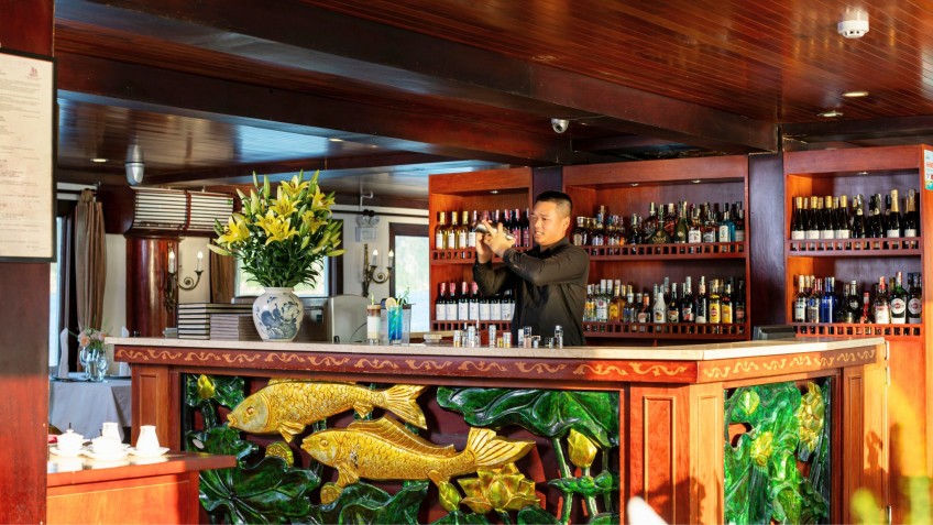 Indochina Sails: Various Drinks at the Bar