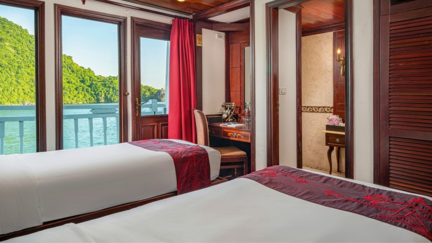 Indochina Sails: Twin beds