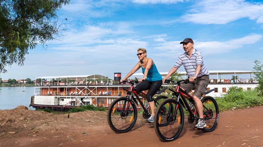 Biking to the rustic countryside