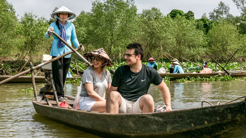 Take a sampan to secluded part