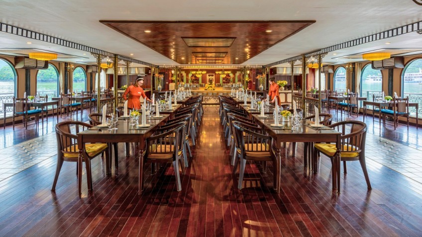 Indochine Cruise: Luxury Tonkin Restaurant on 1st deck