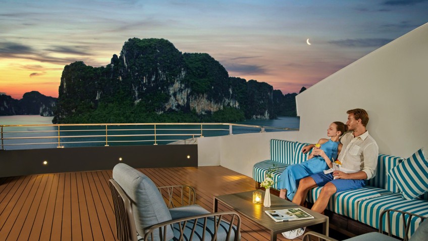 Grand Pioneers Cruise: Unwind on the Top deck