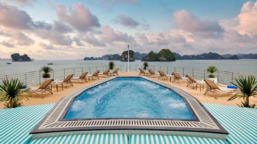 Grand Pioneers Cruise: Jacuzzi on Grand Pioneers II