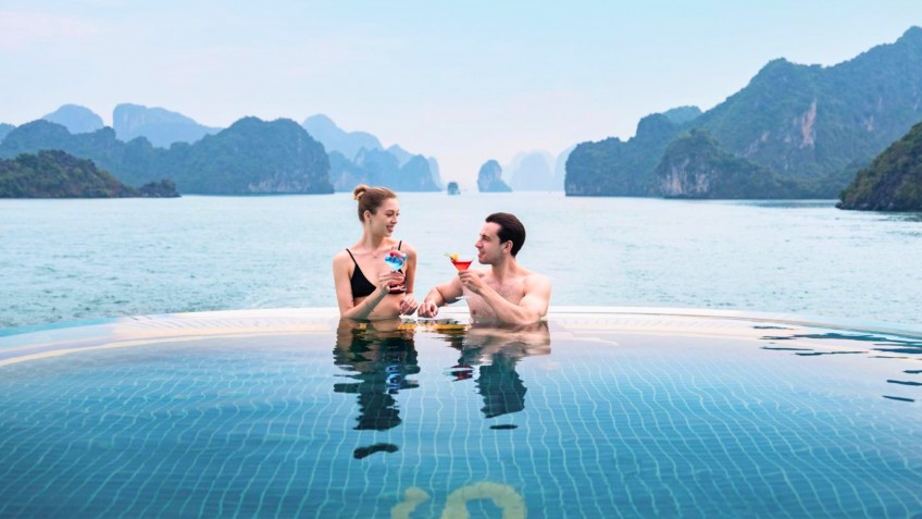 Elite of the Seas Cruise: Dive in and relax in the pool