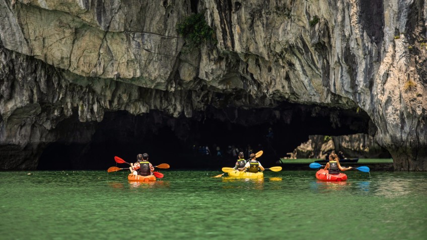 Kayaking in Luon Cave