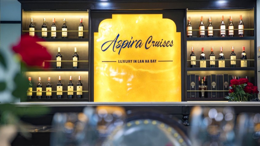 Aspira Cruises: Top-class Bar in the Restaurant