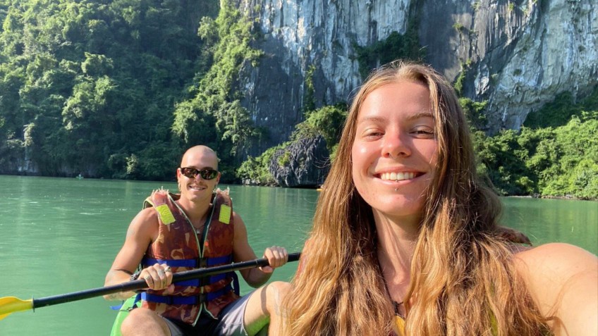 Kayaking around Luon Cave