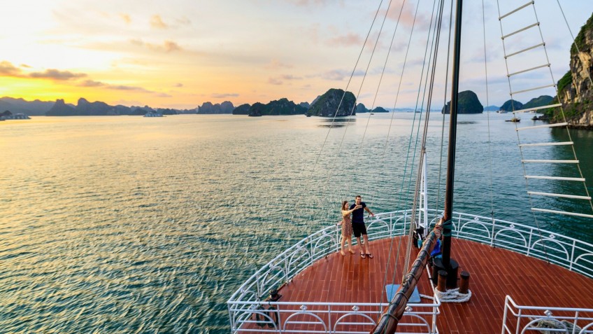 Sunset on Lan Ha Bay